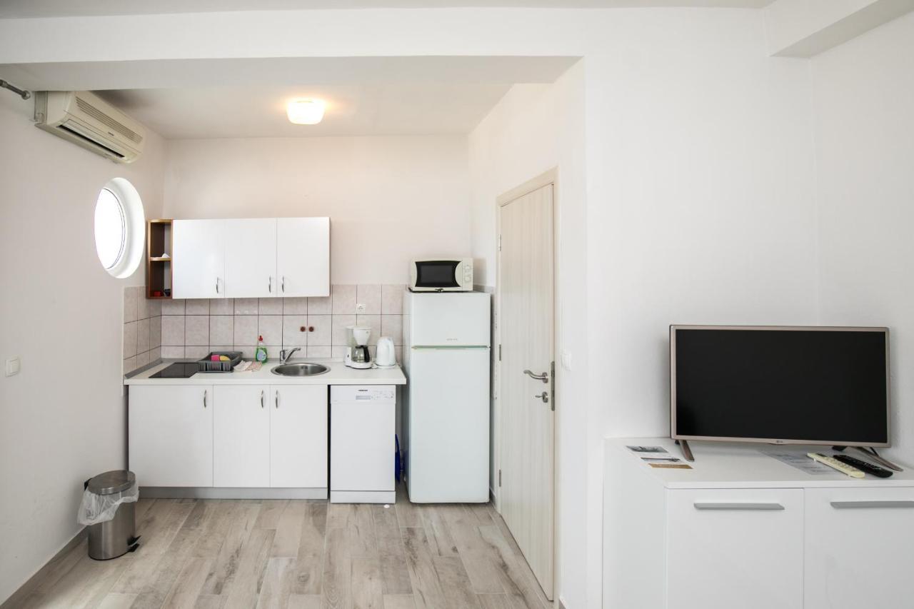 Renjak Apartment *